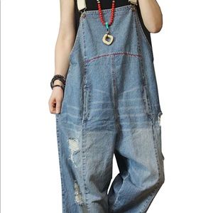 NWOT Women’s jeans cropped pants overalls✨